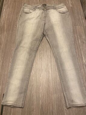 Plus Size Light Gray Women’s Skinny Jeans
